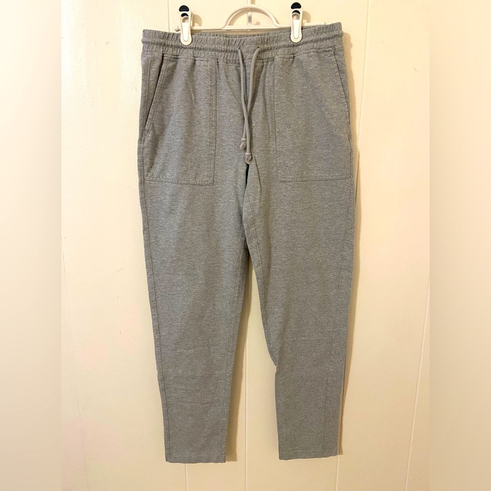 Women’s Grey Roots Sweat Pants Medium
